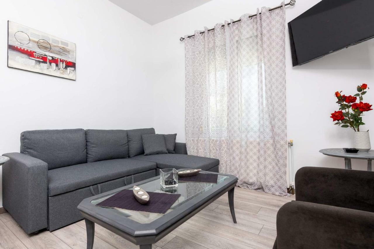 Anastasia'S Apartment Лименас Екстериор снимка